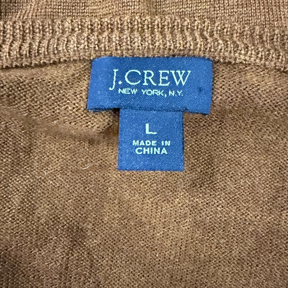 J.‎ Crew Men's V-Neck Sweater - Picture 3 of 4